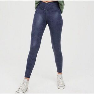 Aerie Offline The Hugger Crossover High Waisted Crackle Legging Blue Size Sz M